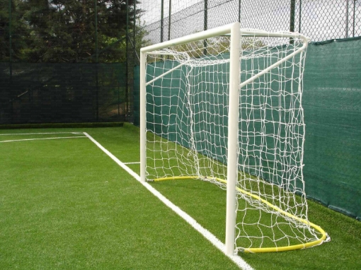 Afbeeldingen van Poarta futsal otel 3x2 m, montata in manșoane, cu suporturi sudate si lant pentru plasa